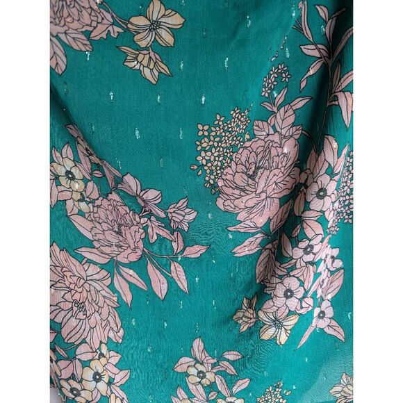 Torrid green & pink floral metallic swiss dot cold shoulder strappy neck top 2X - Picture 6 of 7